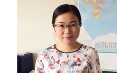 于艳--东北农业大学  硕士
现任：动保技术部研发员，从不浪费功夫和身边的资源，虚心向各位教员叨教知识，在企业高新认定、GMP验收工作中做出了沉大的贡献。